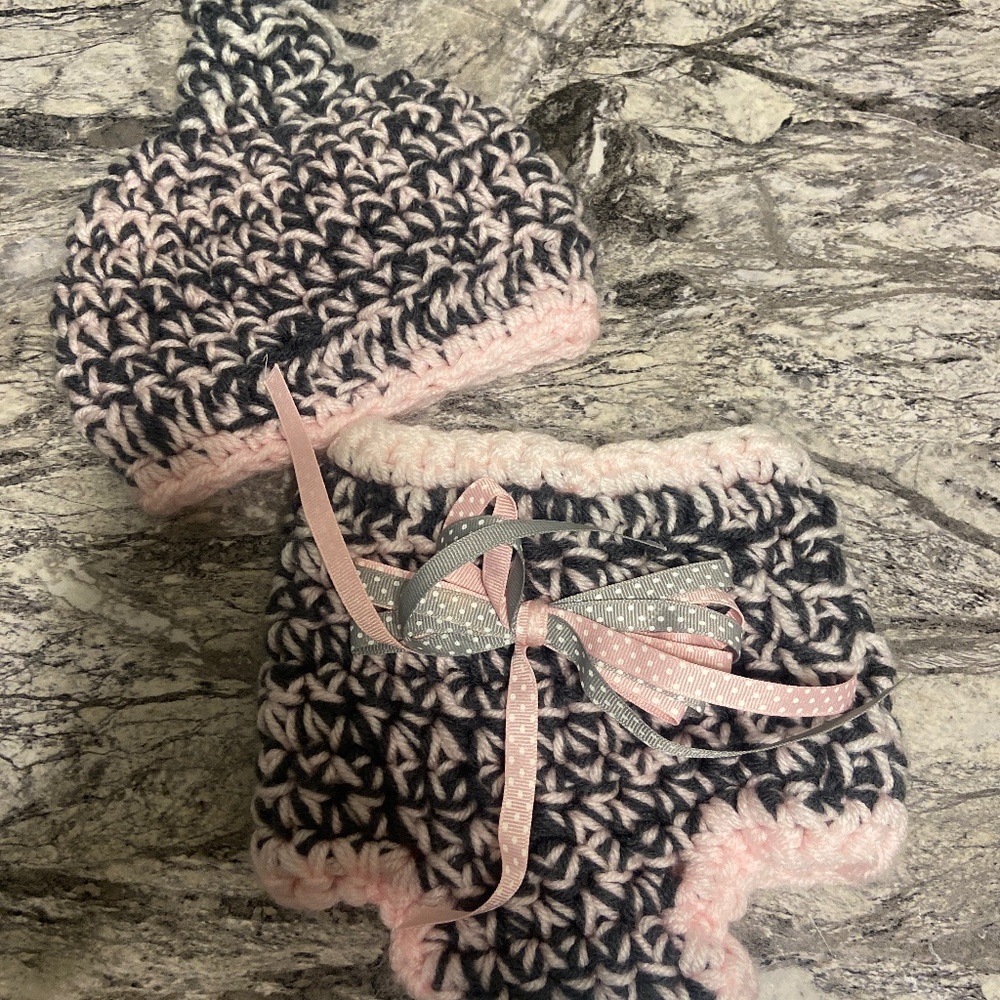 Hand knitted baby girl hat and bottoms set. 0-3 months.